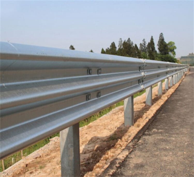 波形护栏板都有什么种类？
                  