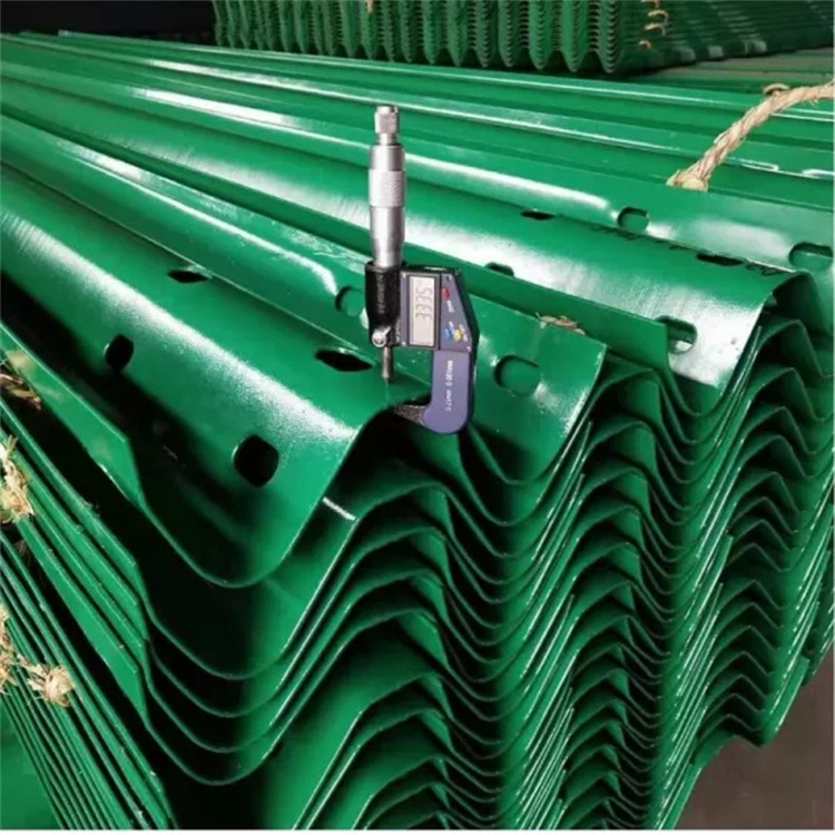 两波波形护栏板