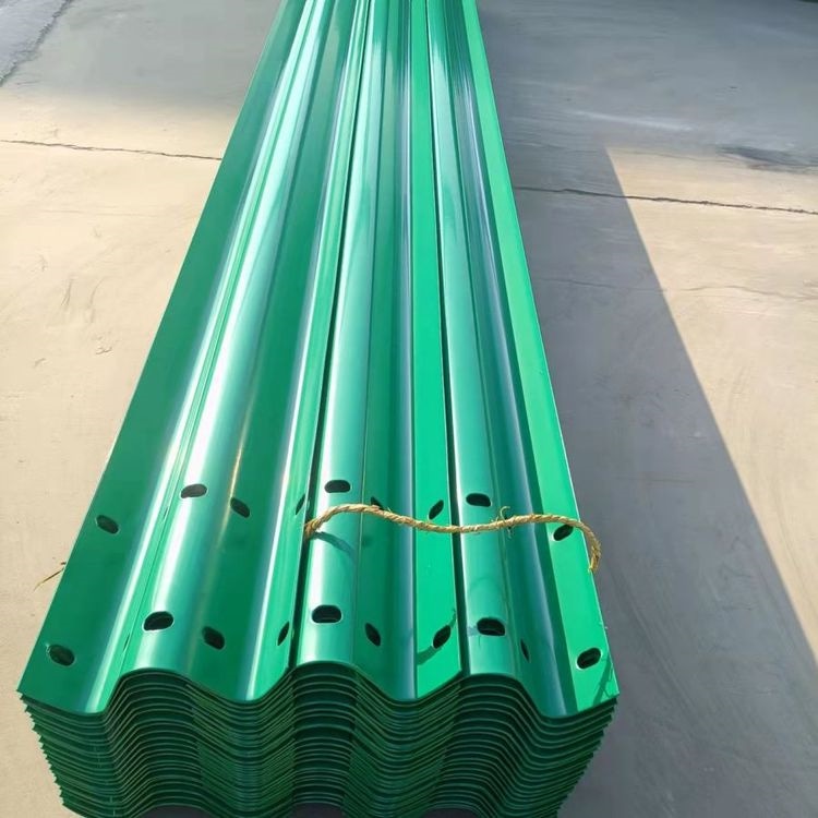 两波波形护栏板