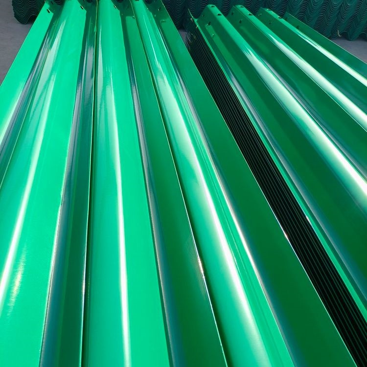 两波波形护栏板