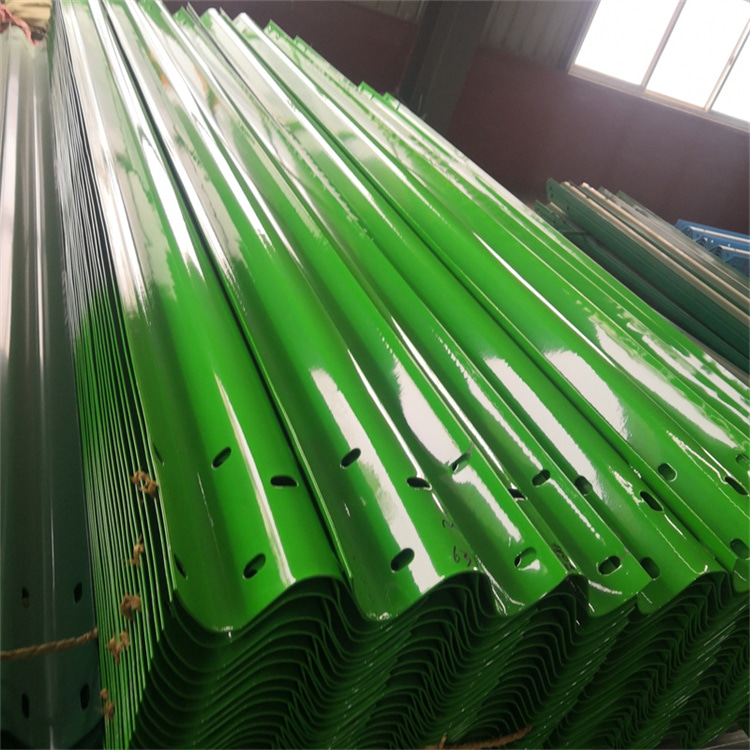 两波波形护栏板