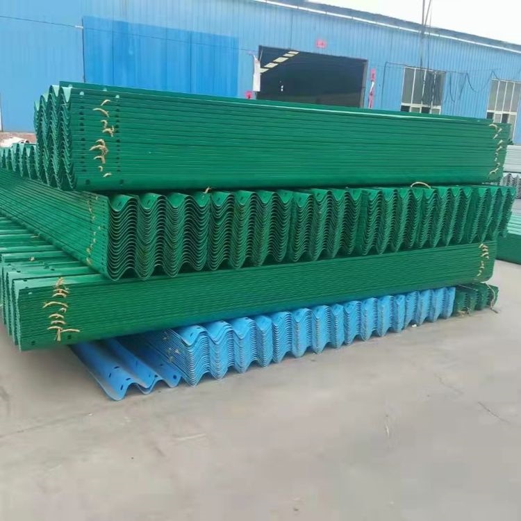 两波波形护栏板