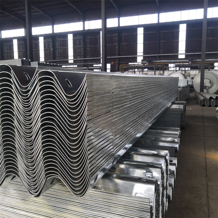 两波波形护栏板