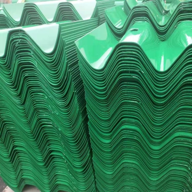 三波波形护栏板