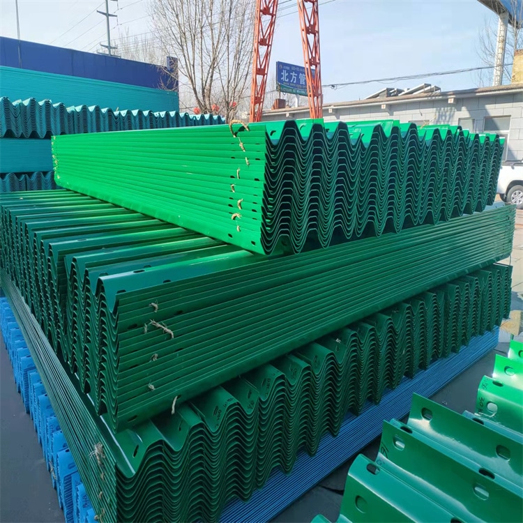 三波波形护栏板